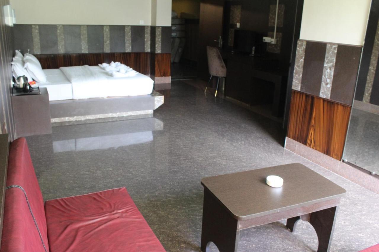 Hotel Subhashree Гангток Екстериор снимка