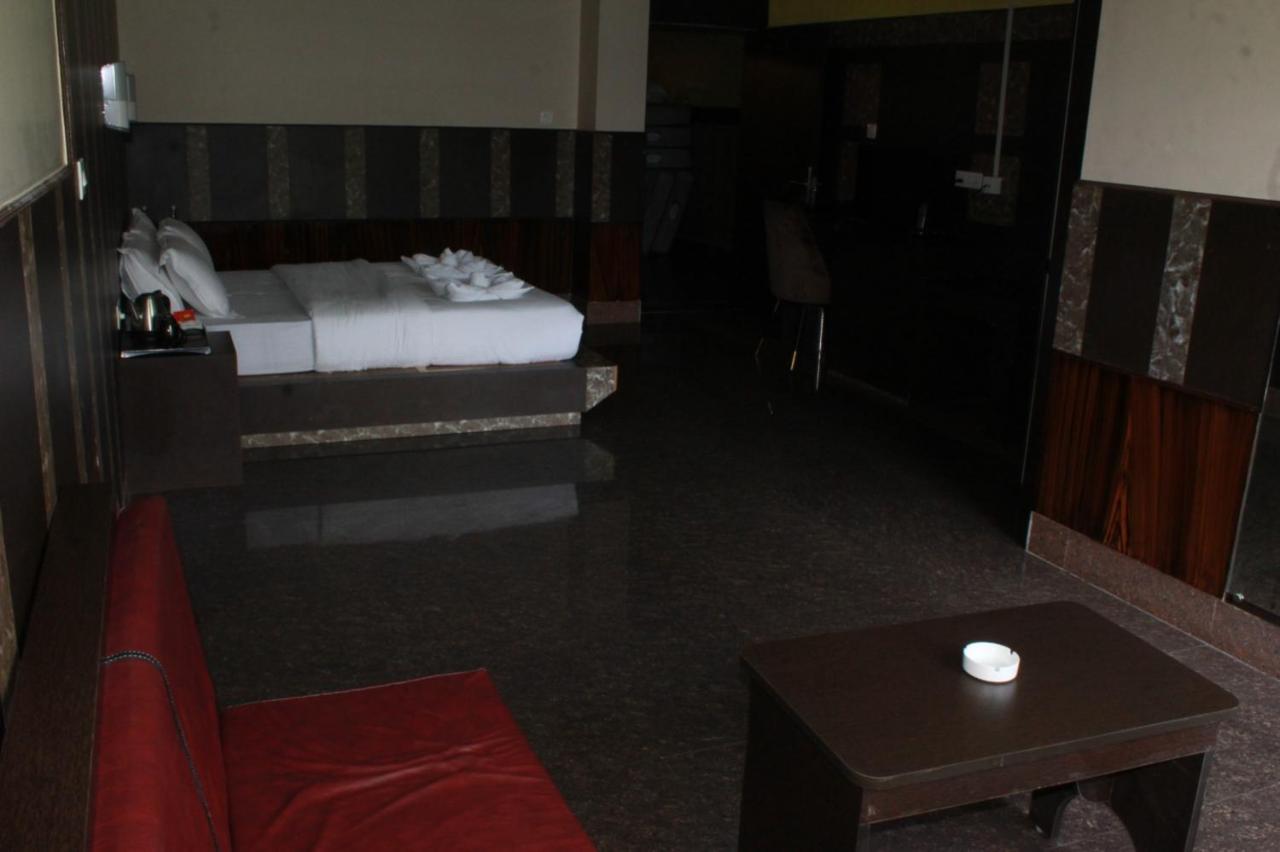 Hotel Subhashree Гангток Екстериор снимка
