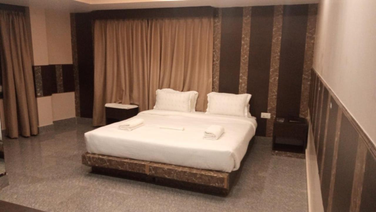 Hotel Subhashree Гангток Екстериор снимка