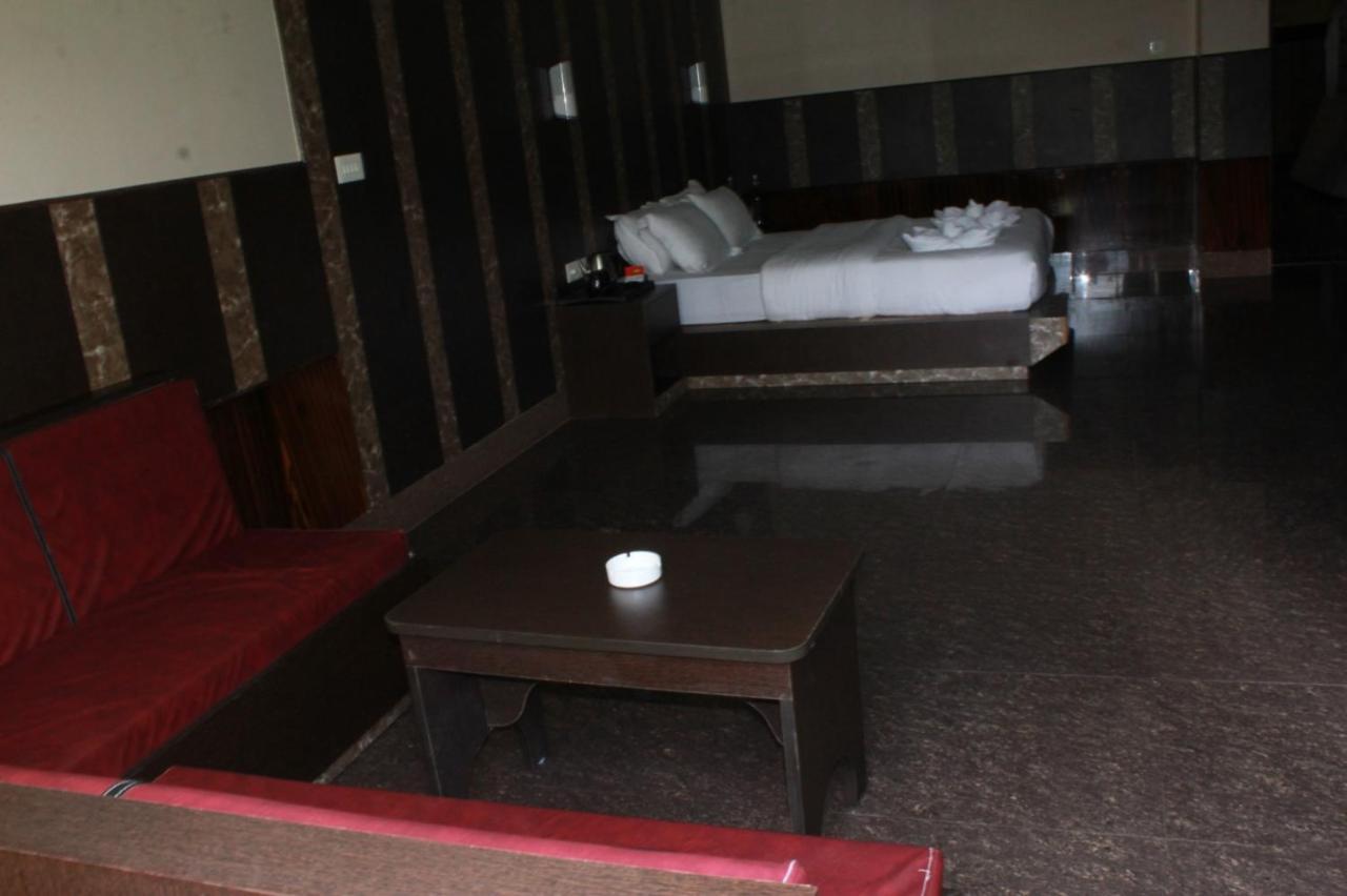 Hotel Subhashree Гангток Екстериор снимка
