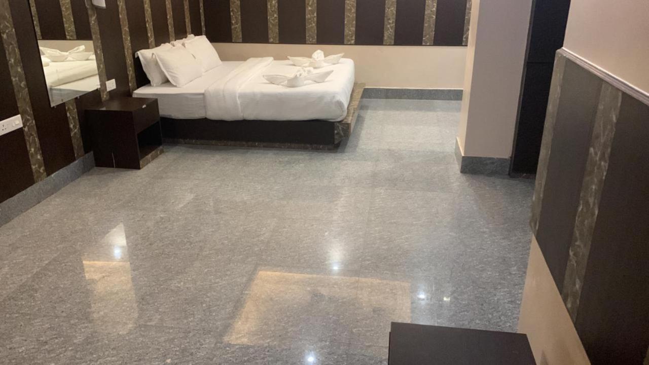 Hotel Subhashree Гангток Екстериор снимка