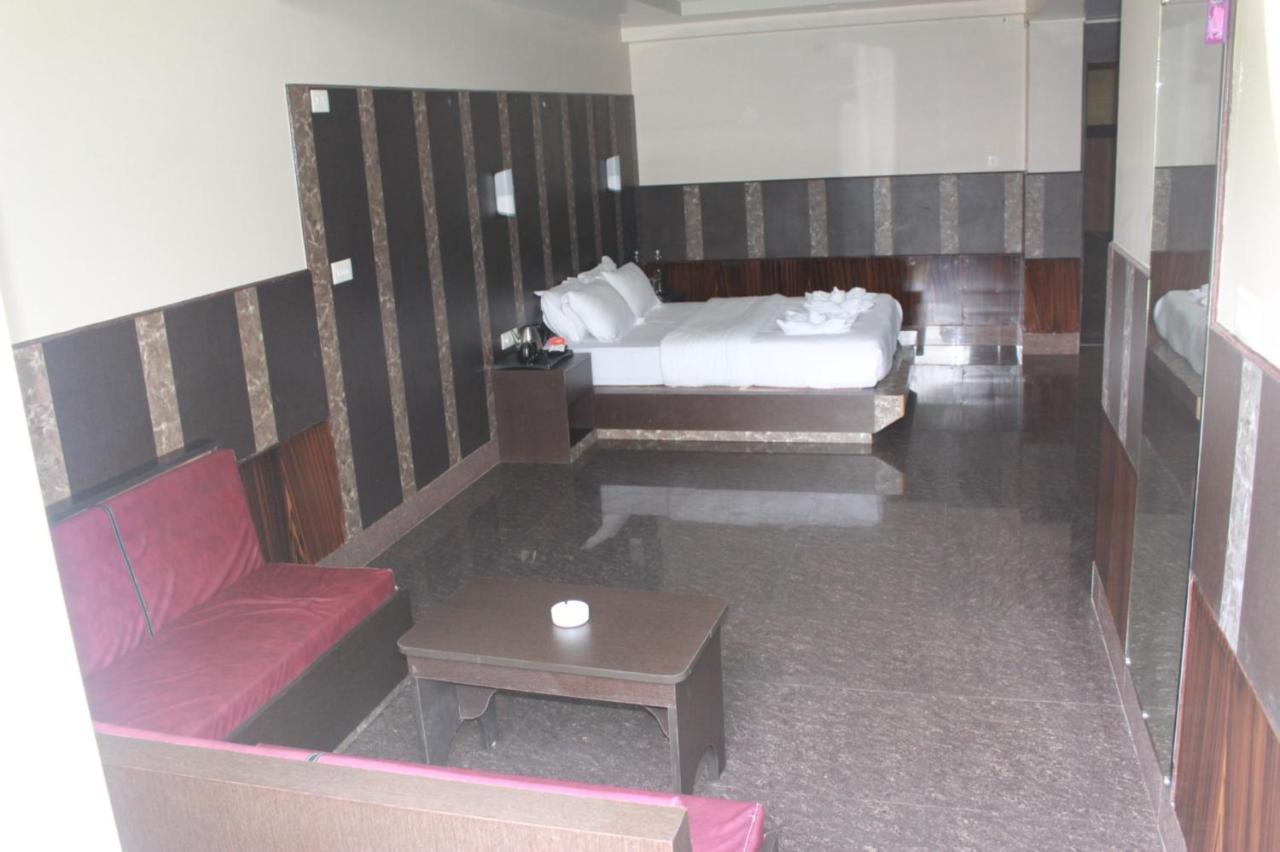 Hotel Subhashree Гангток Екстериор снимка