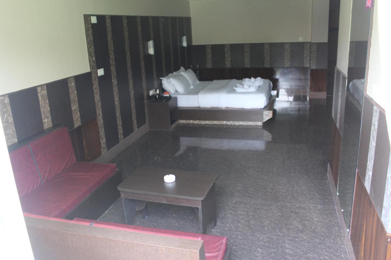 Hotel Subhashree Гангток Екстериор снимка