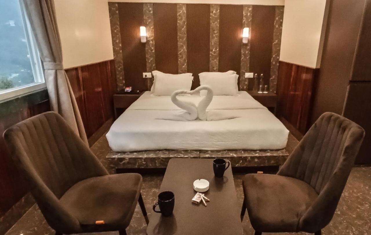 Hotel Subhashree Гангток Екстериор снимка