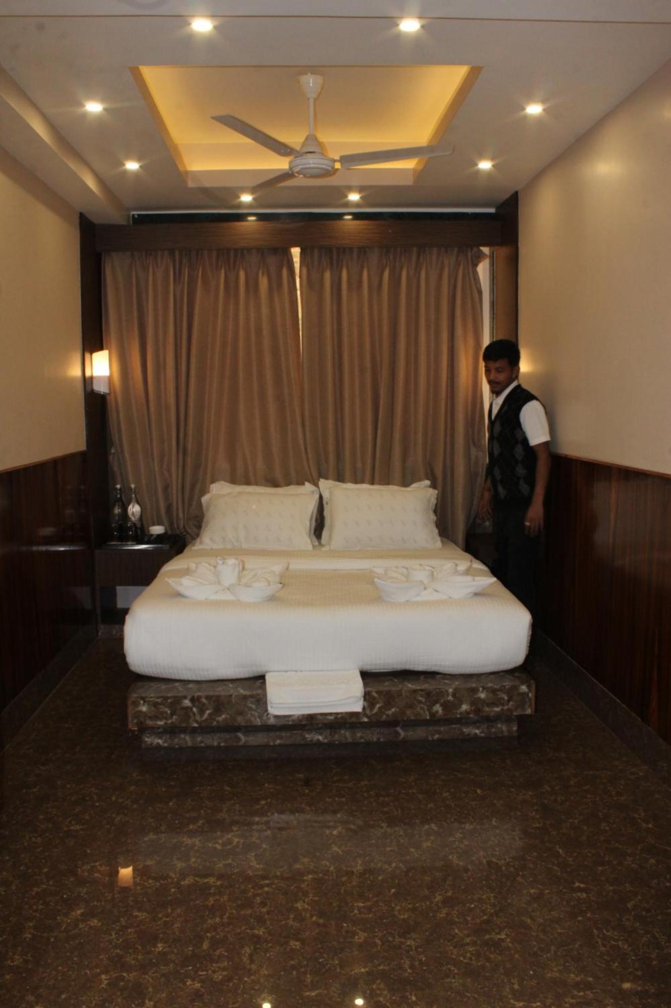 Hotel Subhashree Гангток Екстериор снимка